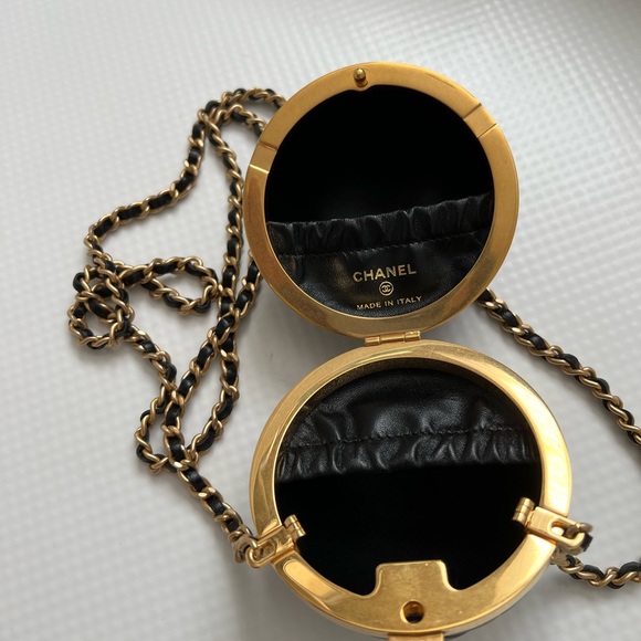 CHANEL COLLECTIBLE BAG LIMITED EDITION 2022 - Picture 7 of 9